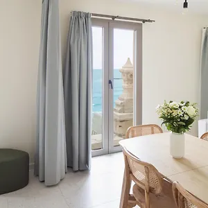 https://la-suite.biarritzhotels.info